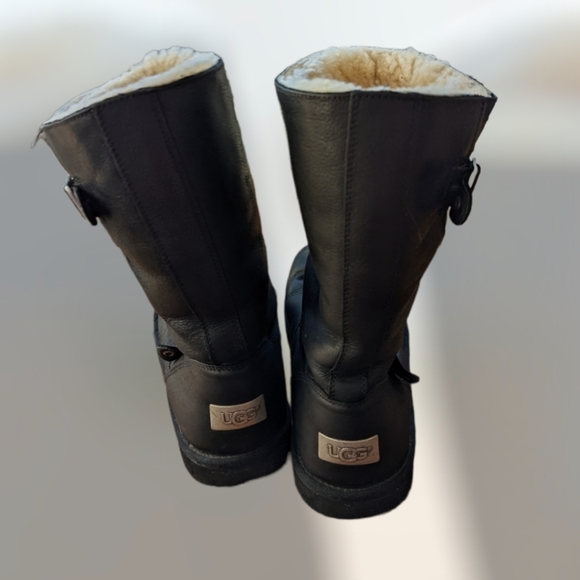 UGG Kensington Leather Biker Boot - Picture 6 of 6